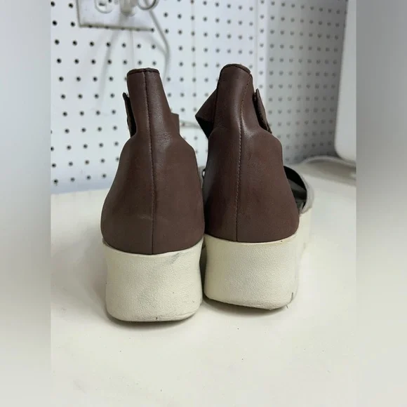 - OTBT MONTAUK SANDAL - Picture 6 of 9